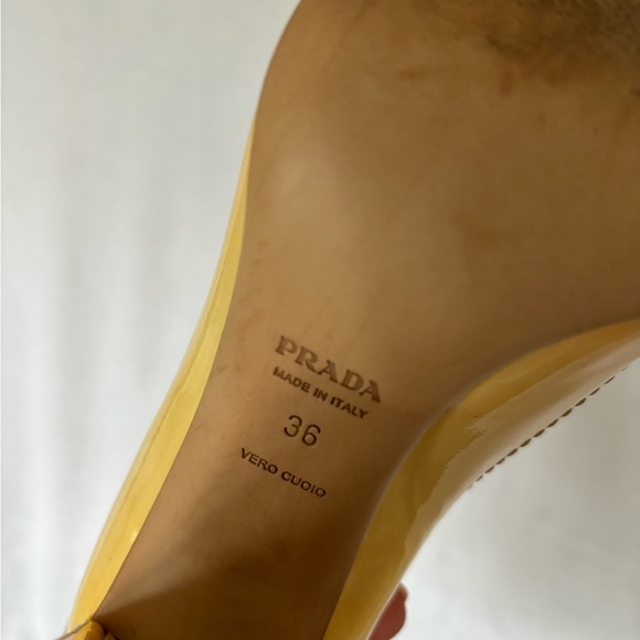 Prada Women’s pumps. Size 36 but fits size 6-6.5. - Picture 6 of 7